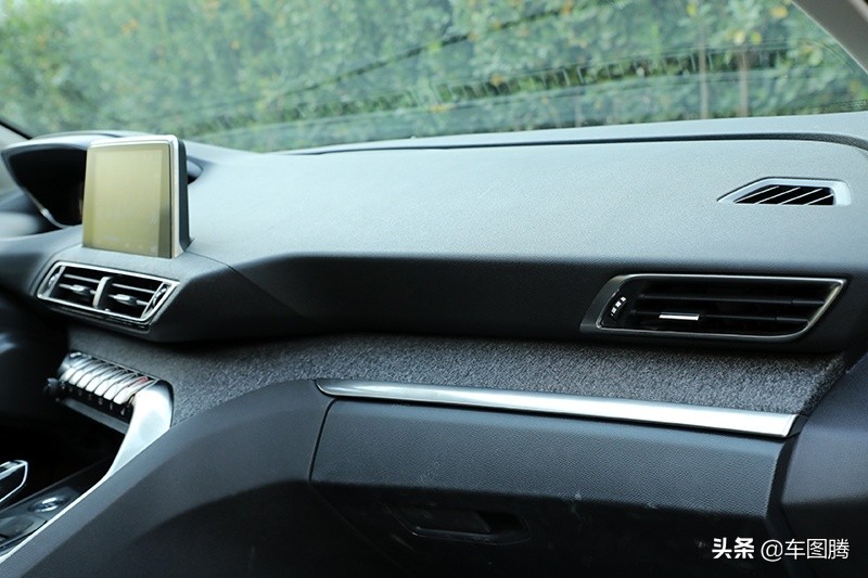 东风标致suv最新款7座5008自动,沉浸式体验新款标致5008白色