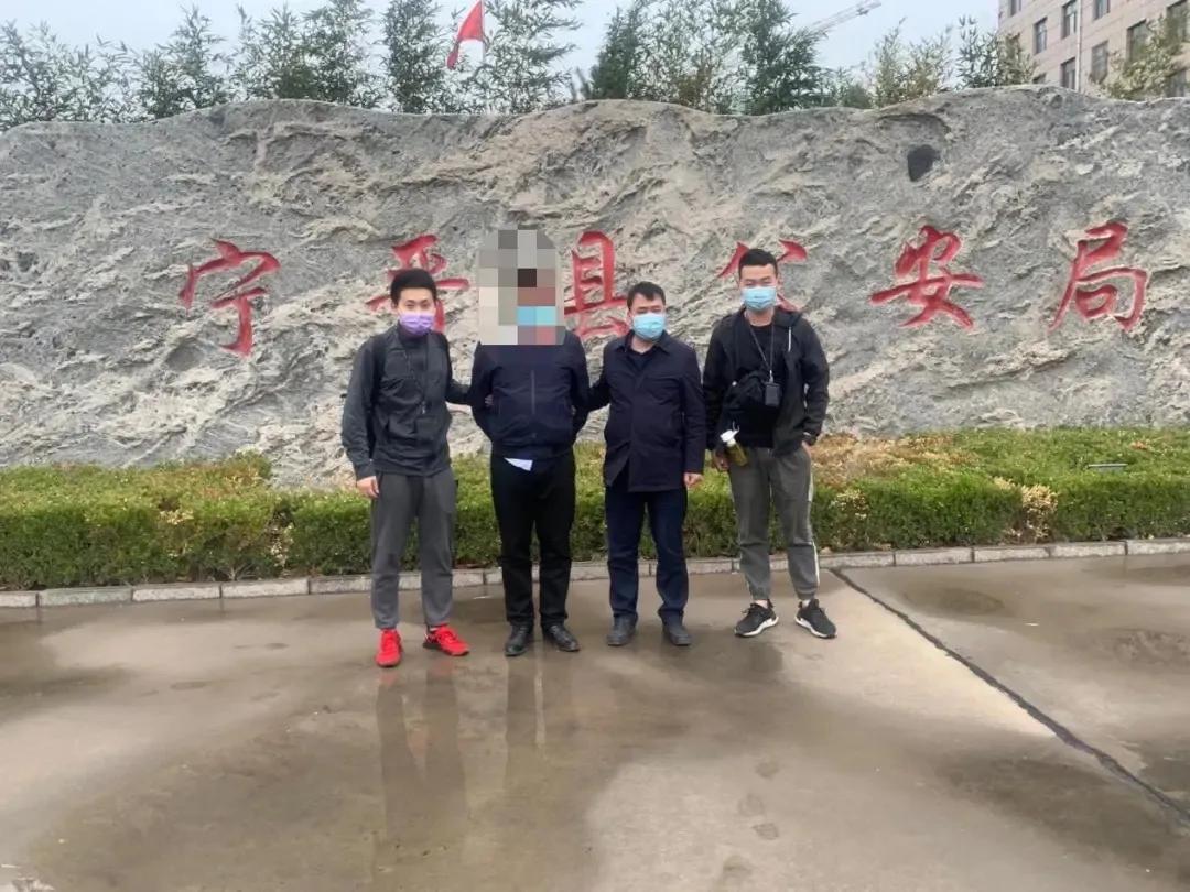 网上小偷,小偷入室盗窃门自动打开