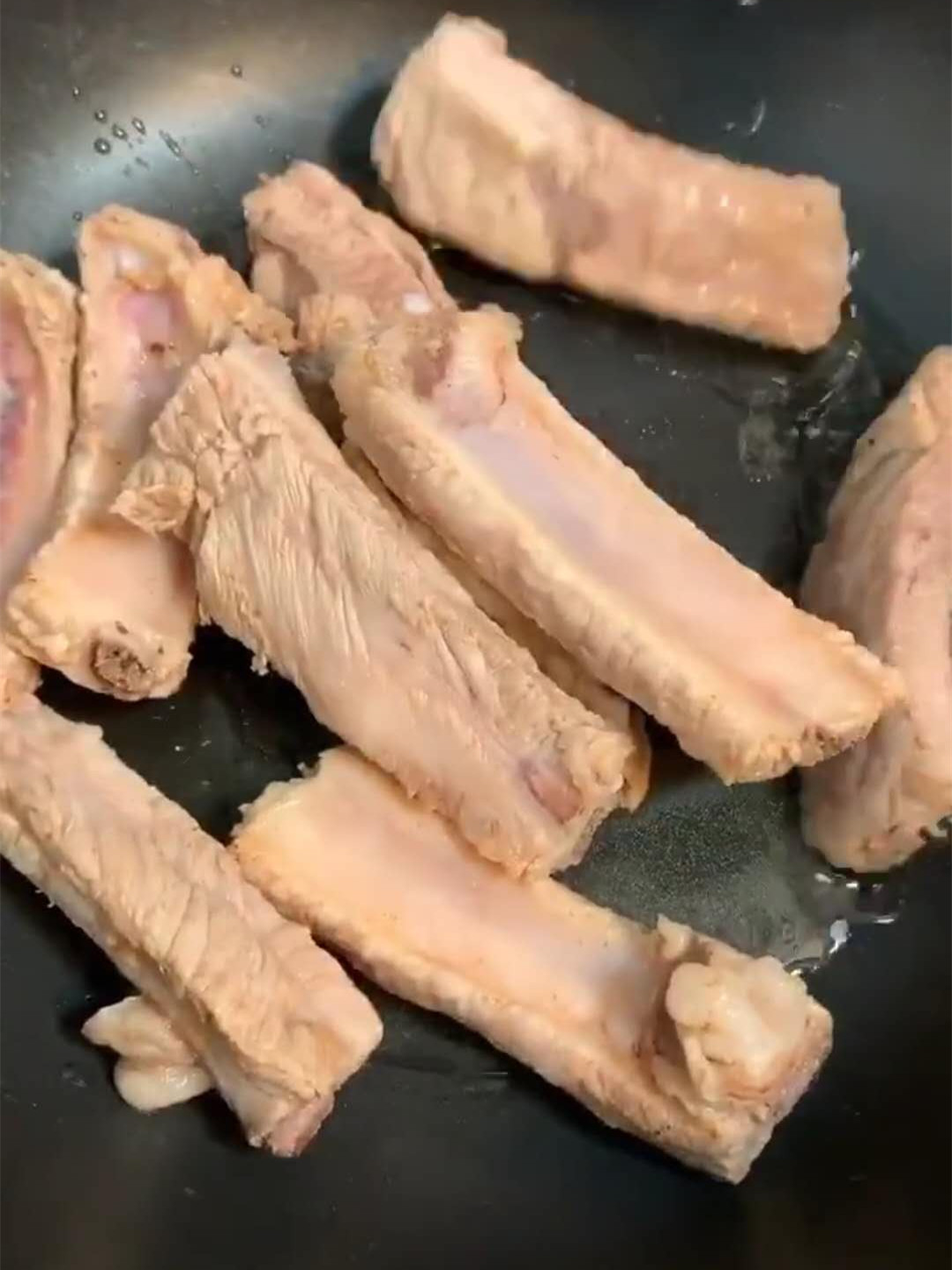 排骨怎么煮完蘸酱油,排骨怎样煮才骨肉分离