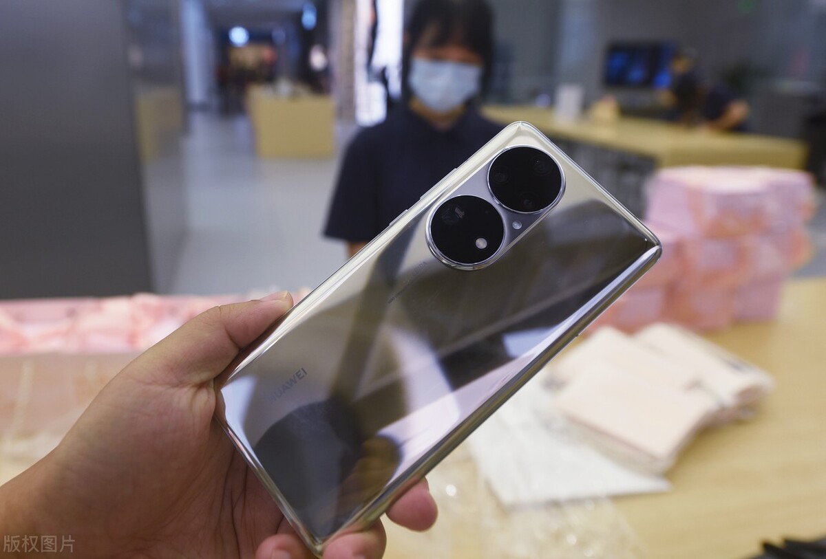 网友透露华为5G芯片、麒麟芯片重磅好消息！分析表明挺靠谱