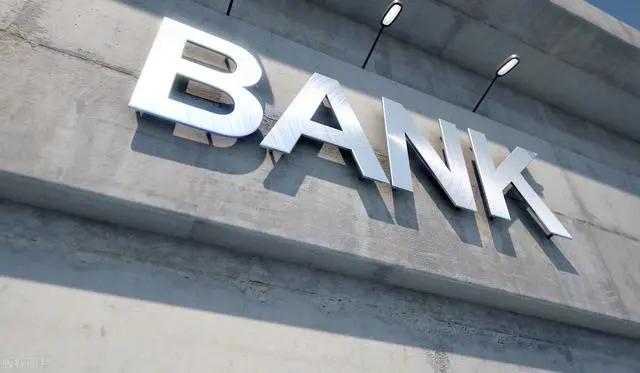 30万存款被银行员工转走怎么处理,存款30万被银行员工转走了能赔吗