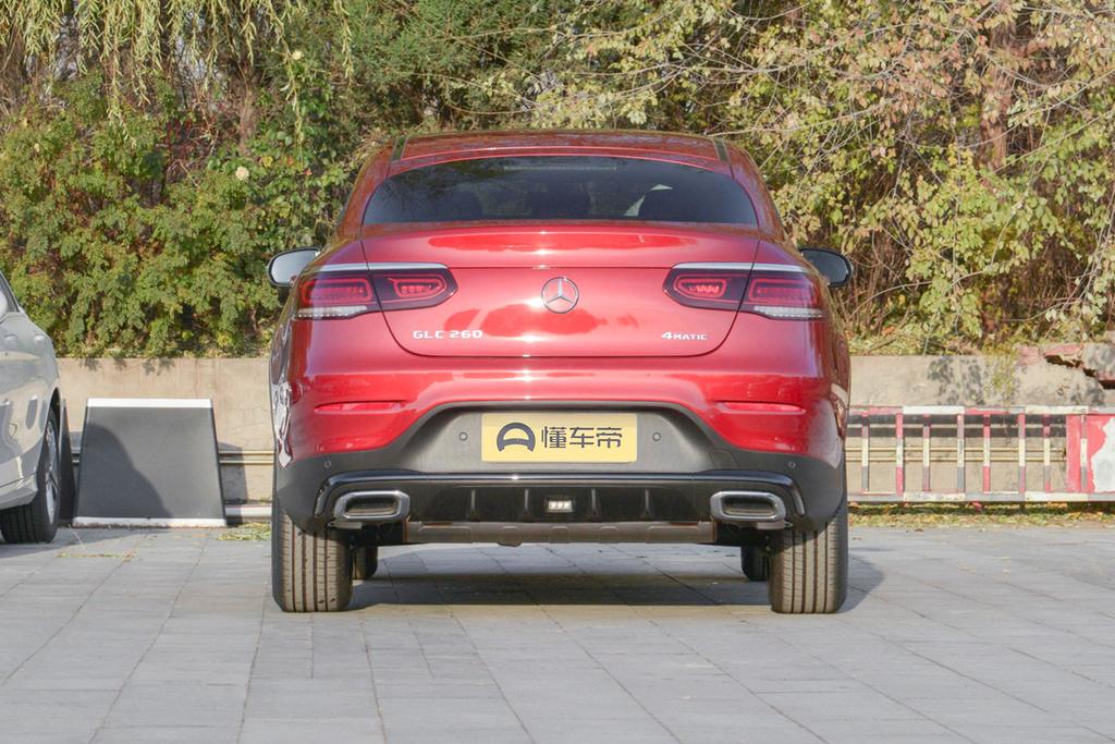 奔驰glc4maticamgline轿跑suv,奔驰glcsuv霸气出场