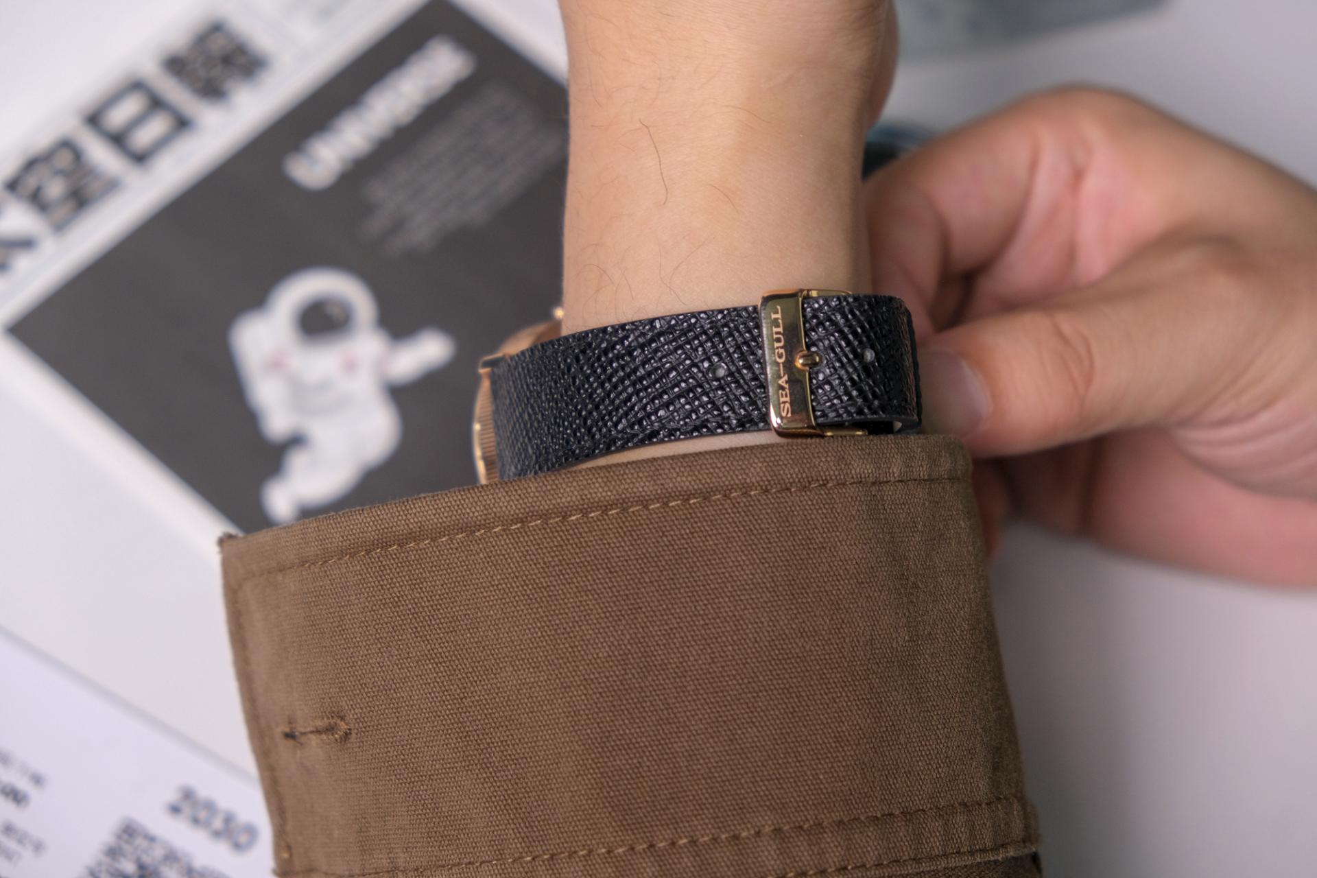 娴烽弗鏂囧垱鏈堢浉,娴烽弗鏈堢浉鑵曡〃鏂囧垱绀肩洅