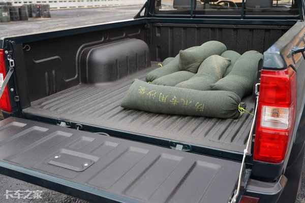 日产皮卡锐骐7柴油版14.88万配置,东风日产皮卡锐骐5柴油版报价