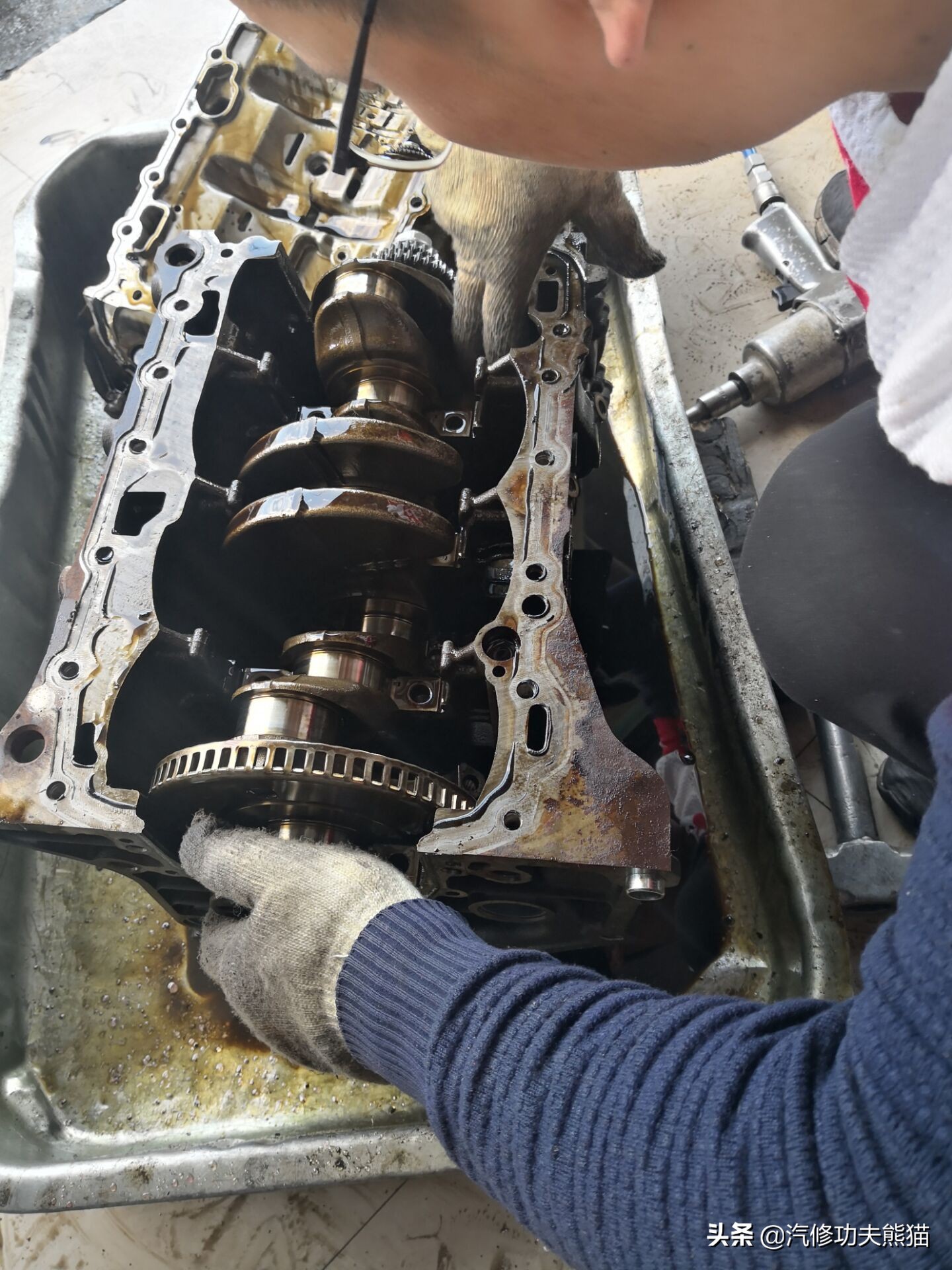 斯柯达昊锐发动机烧机油大修,18款的斯柯达为什么烧机油