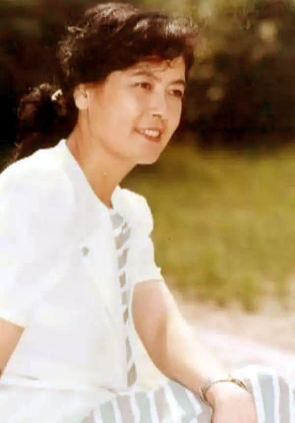 演员杨雅琴是什么病去世,女星杨雅琴照片