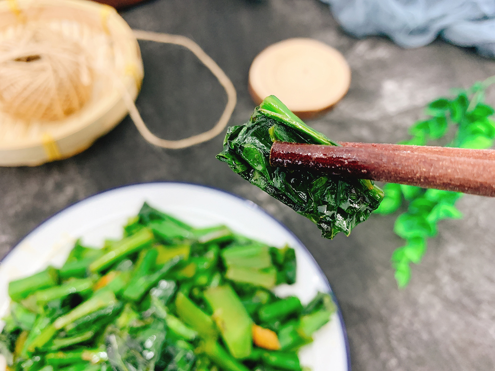 用什么办法炒青菜不发黑,有什么方法炒青菜不黄