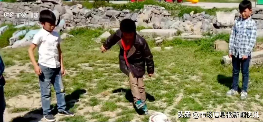 教诗歌的语文老师，带出了一支足球队！还整挺好