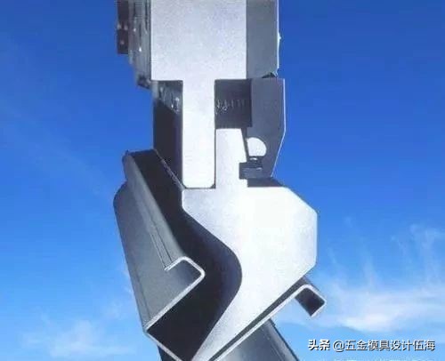 大型折弯模具折弯视频,折弯机折弯最小折弯半径