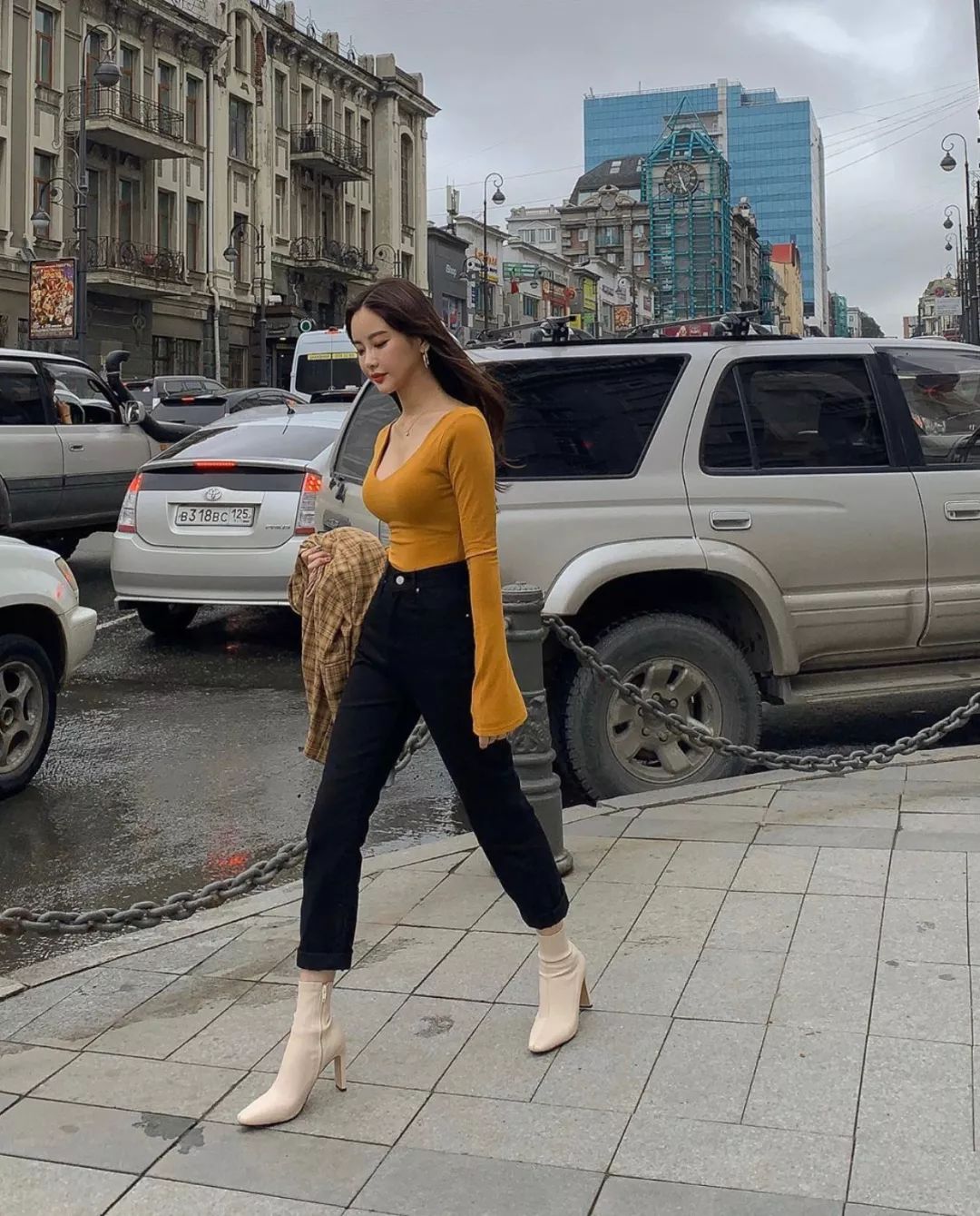 今年流行的靴子适合小粗腿穿,秋冬高跟百搭靴子