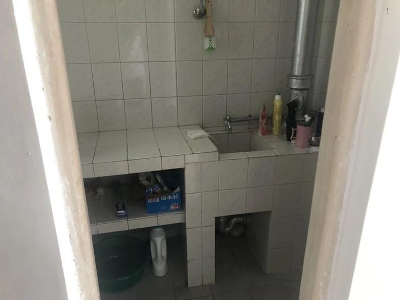 2平米油腻厨房爆改,600元租房厨房改造