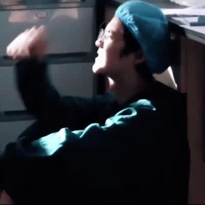 没事早点睡觉,别让脱发秃顶,毁了你的颜值和气质