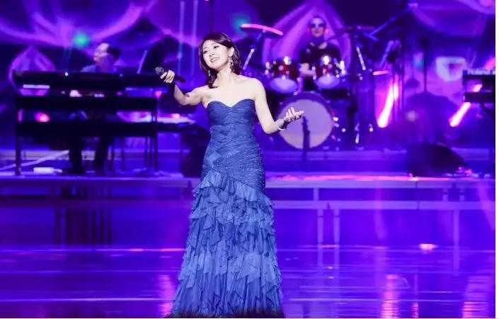 2018陈佳邓丽君歌曲演唱会,陈佳邓丽君2017演唱会又见炊烟