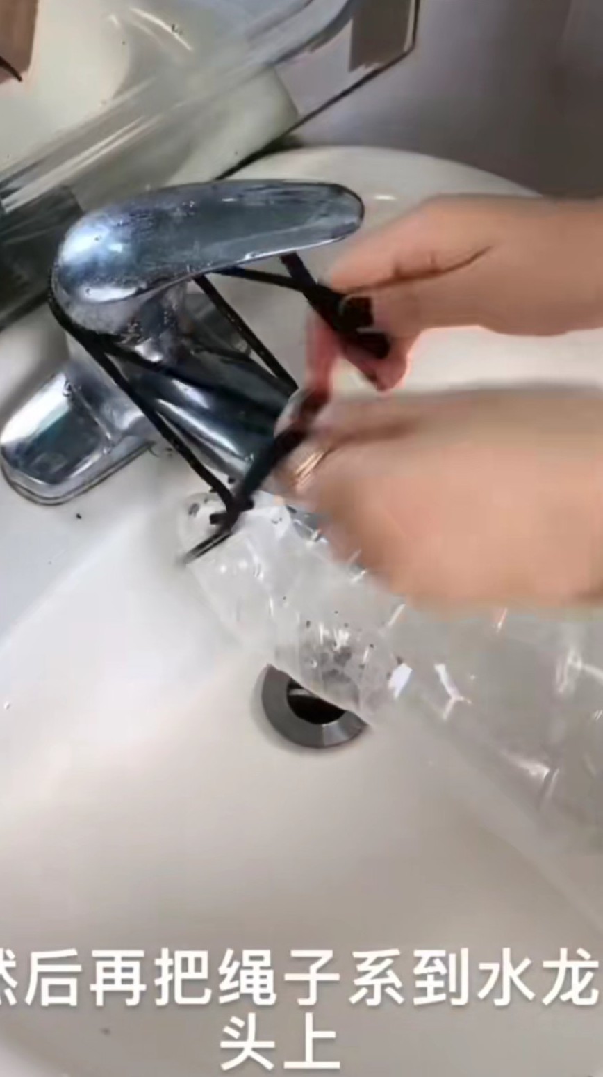 饮料瓶放在厨房里的妙用,饮料瓶放卫生间排气孔