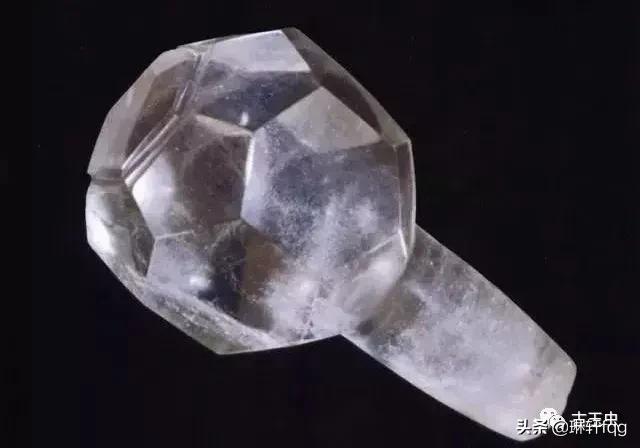 古玉孔道内外包浆沁色一致,古玉有沁色好还是无沁色好