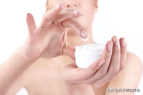 男士毛孔粗大出油黑头用什么护肤,鼻子黑头毛孔粗大怎么护肤