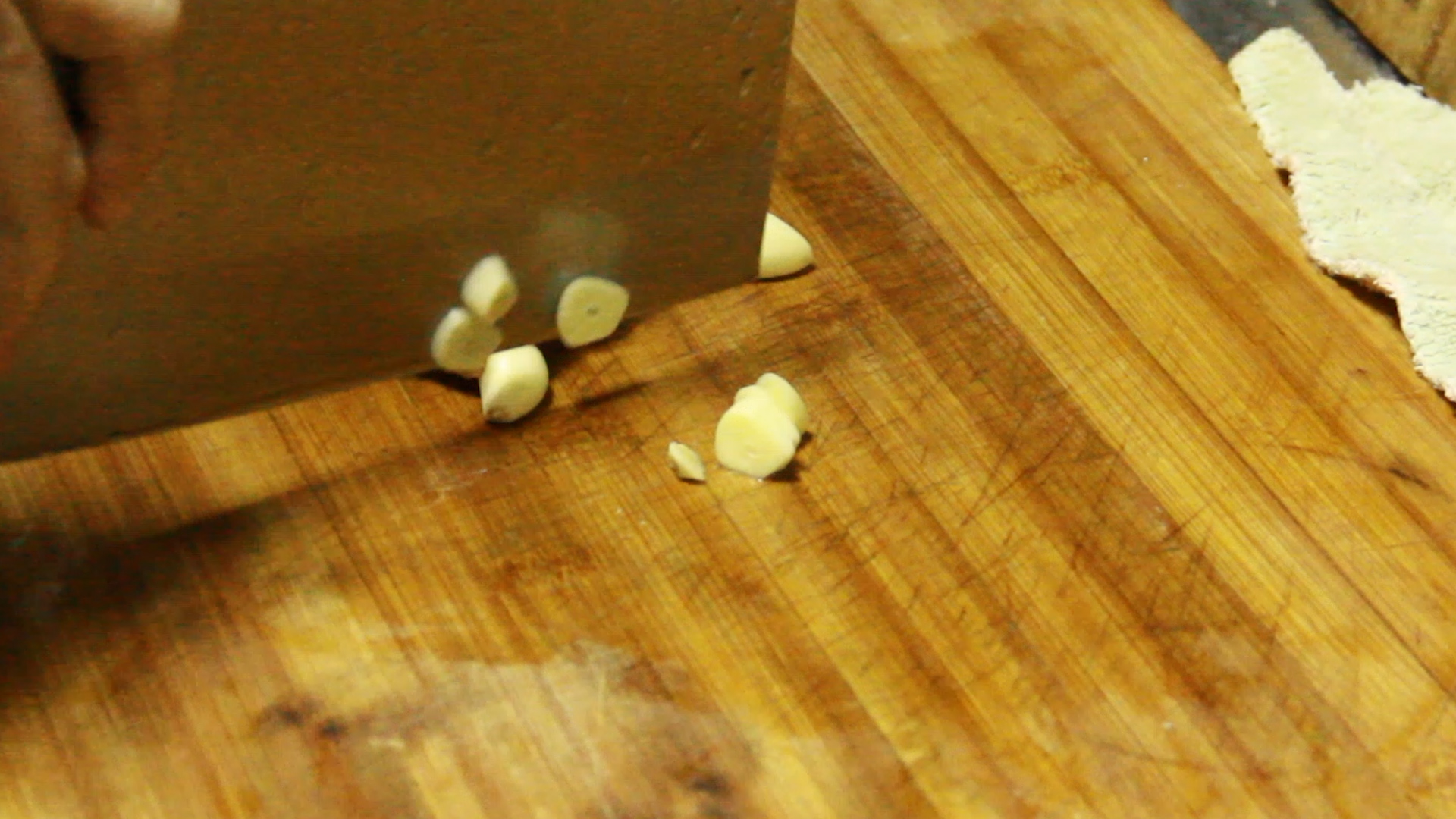 别再吃大盘鸡了！很多吃过的人为啥做不到？试着炒一次，忘掉很难