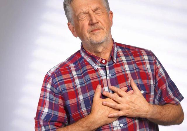 烧心烧的是哪,烧心烧胃怎么回事