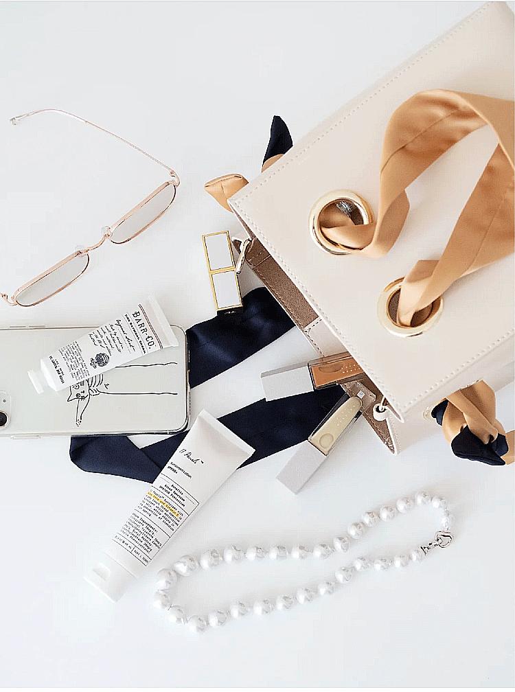 女孩子包包里有什么秘密,女孩包包里的秘密小短片