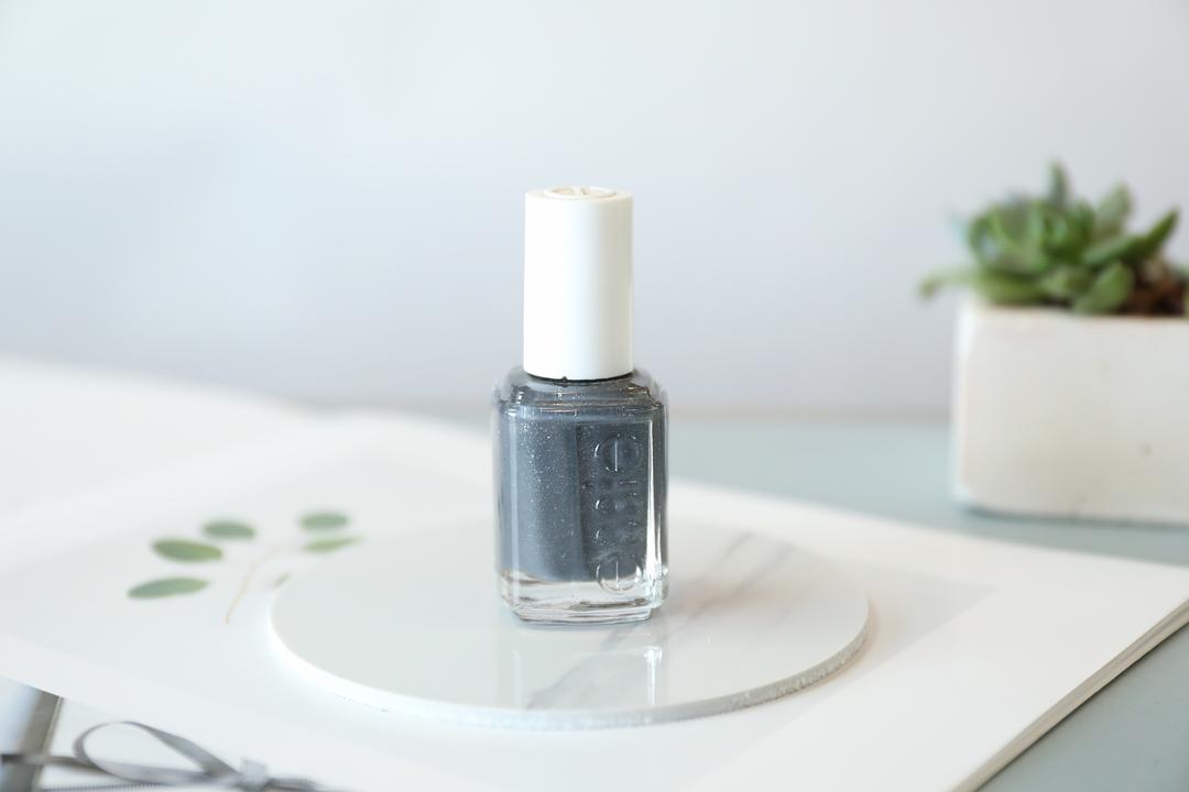 秋冬适合的指甲油颜色平价免烤,什么牌子的指甲油好用适合做美甲