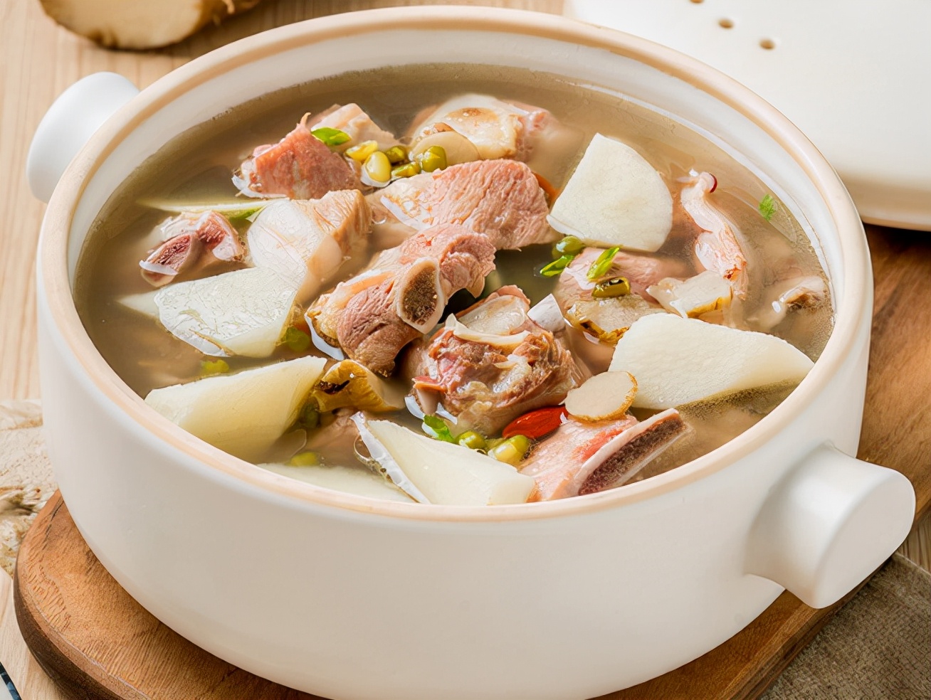 炖排骨里面放什么软烂入味,炖排骨时牢记调料