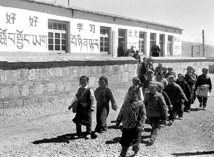 回顾70年教育发展,老照片回顾中国教育