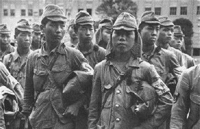 侵华老兵回忆如何捉弄长官：给长官吃头皮屑饭，往马蹄子上放钉子