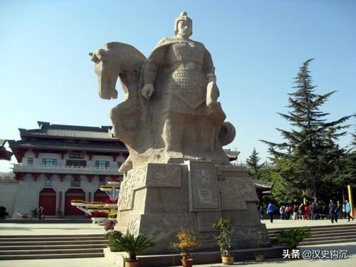 霍去病押解匈奴王子回京,霍去病带俘虏给卫青