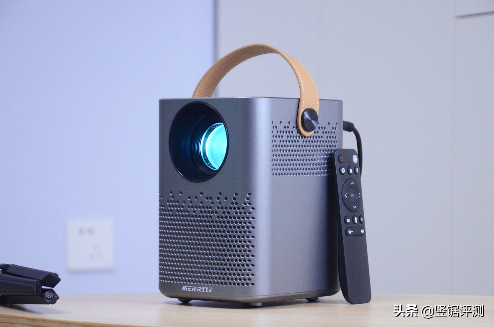 4000元价位最值得买的智能投影仪,投影仪千元机测评