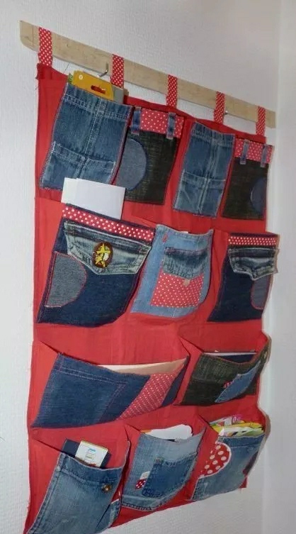 不穿的牛仔裤改衣柜收纳袋,不要的牛仔裤怎么改造成收纳袋
