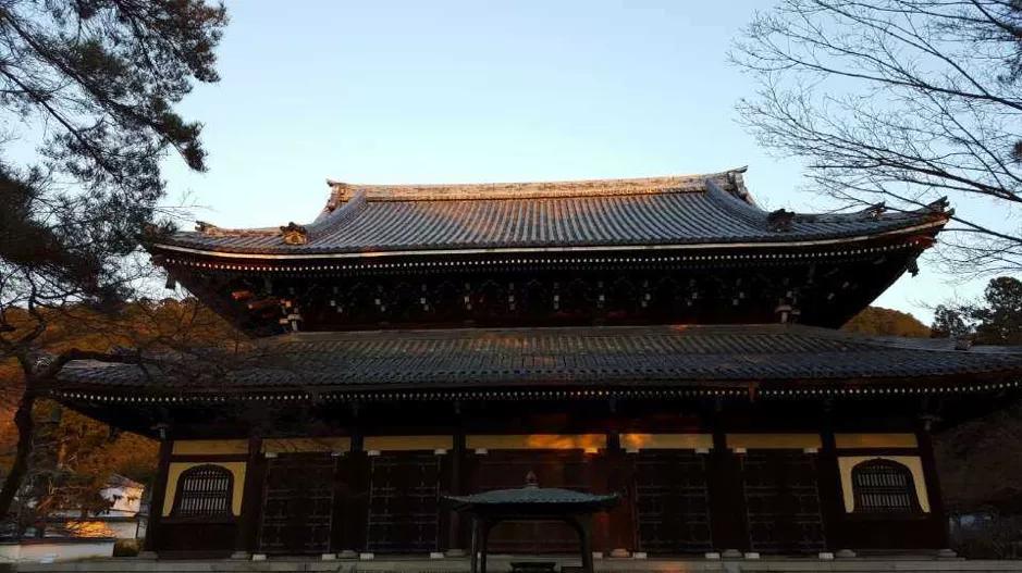 “一个人的除夕跟平常的晚上差不多”