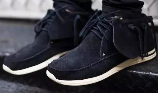 如何清洗一双麂皮鞋底子,麂皮的鞋子弄上油了怎么清洗