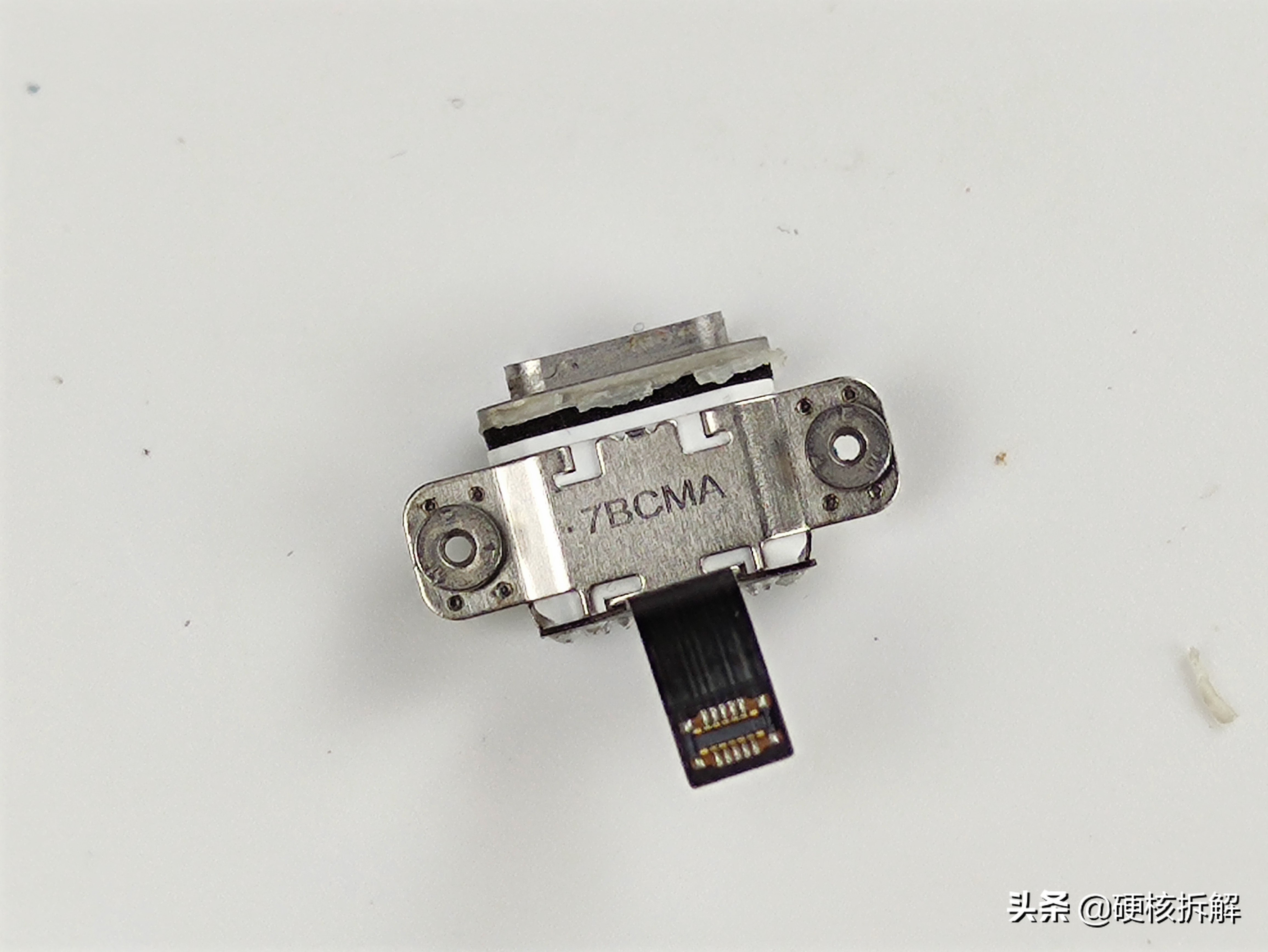 拆解苹果airpods和华强北airpods,华强北苹果耳机airpods拆解视频