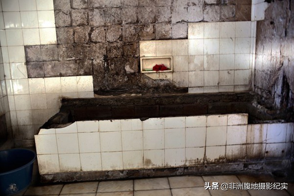 穷人免费住不谈钱，格兰德旗下最失败的奢华酒店—非洲的荒唐事