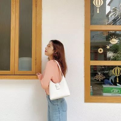 小众设计感经典百搭腋下包,今年最流行的百搭腋下包