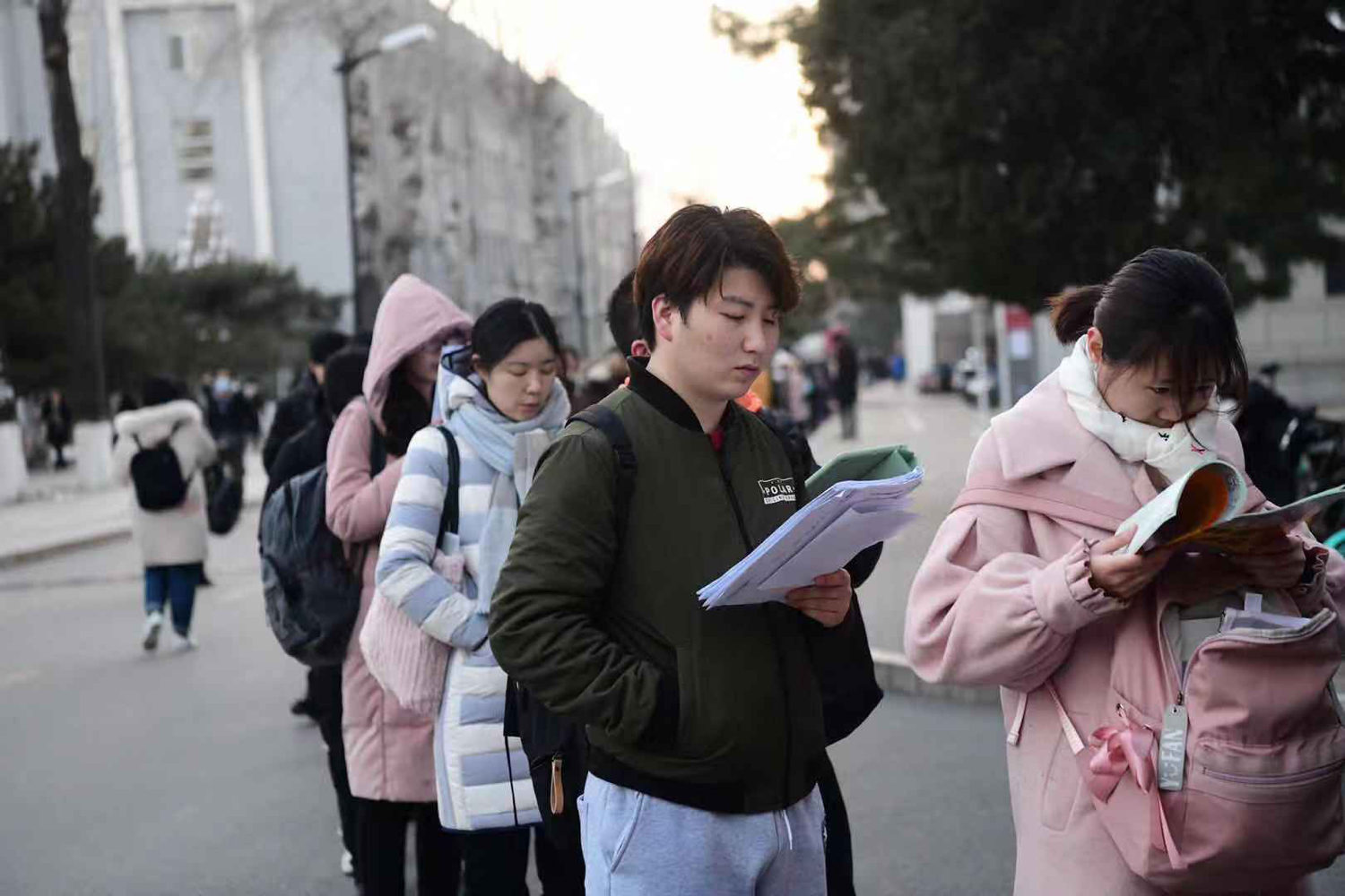 原来收到研究生录取通知书却不去报到,影响这么大,考生需慎重