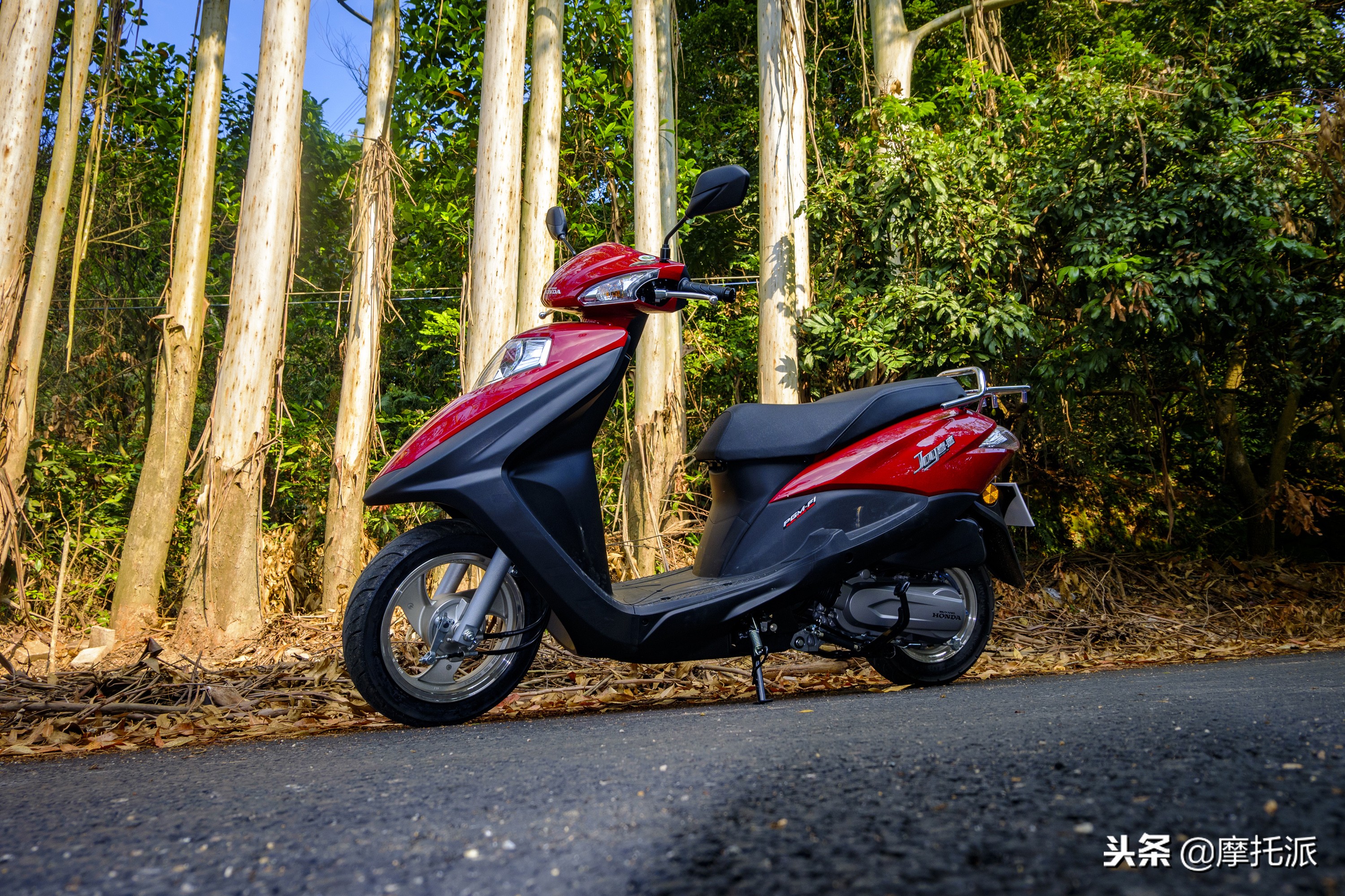 五羊本田新喜鲨125落地价,五羊本田喜鲨125摩托车落地多少钱