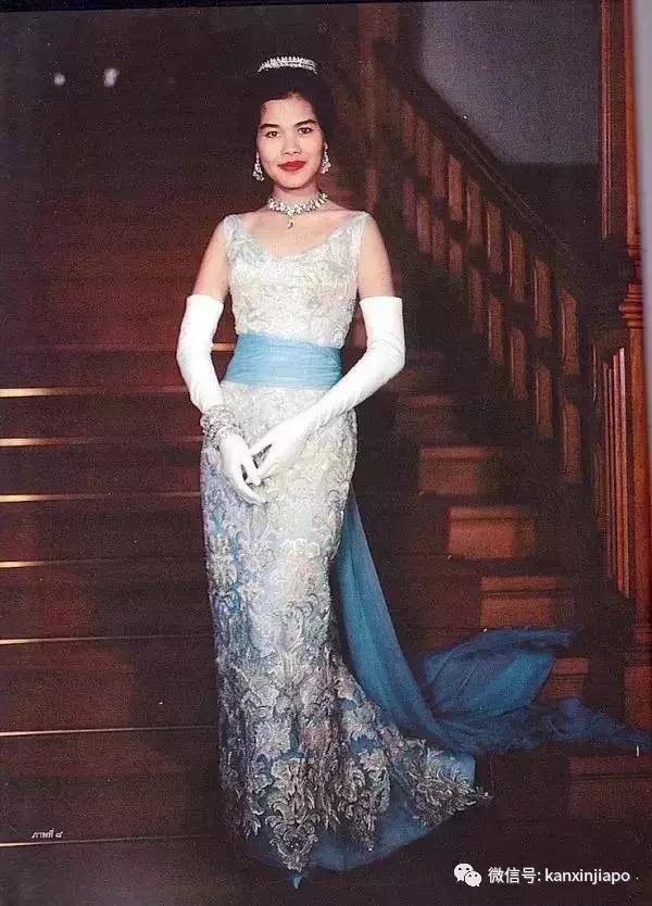 超高月薪+大牌衣服美妆，当新航空姐也太爽了吧！