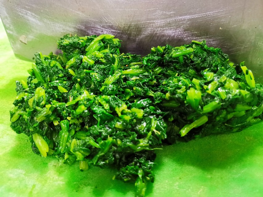 青岛大虾跟菠菜美食总决赛获奖菜品，老人孩子见了抢着吃