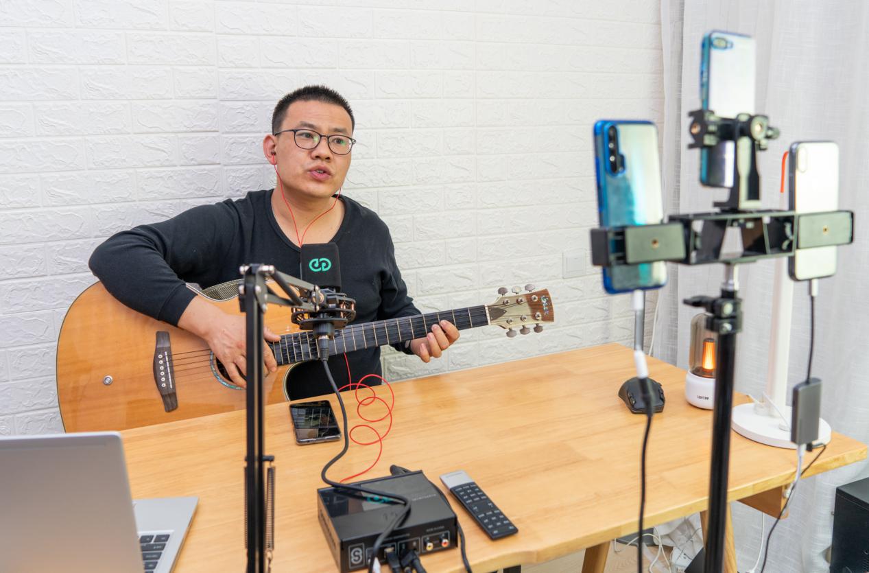 怎么从零开始做主播赚钱呢,新人主播如何突破月入十万