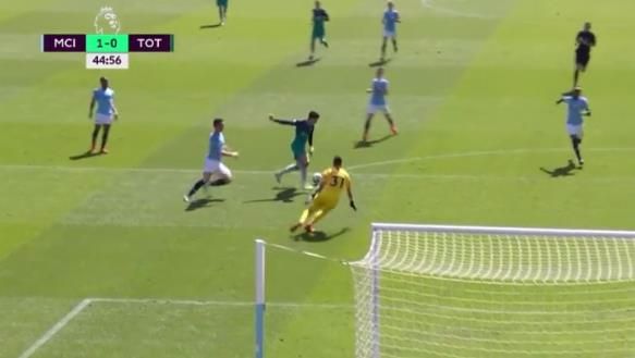 韩国天王吊打曼城后场：一条龙狂奔40米+5人围堵！差点又封神