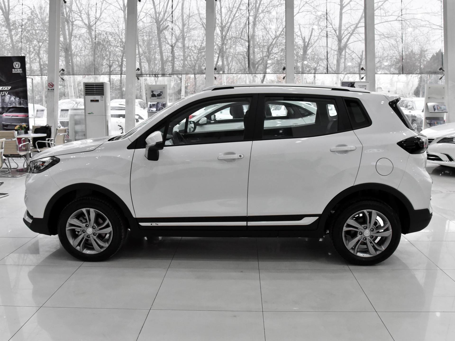 新款长安cs15值得购买吗,要买高性价比大七座suv怎能忽略它