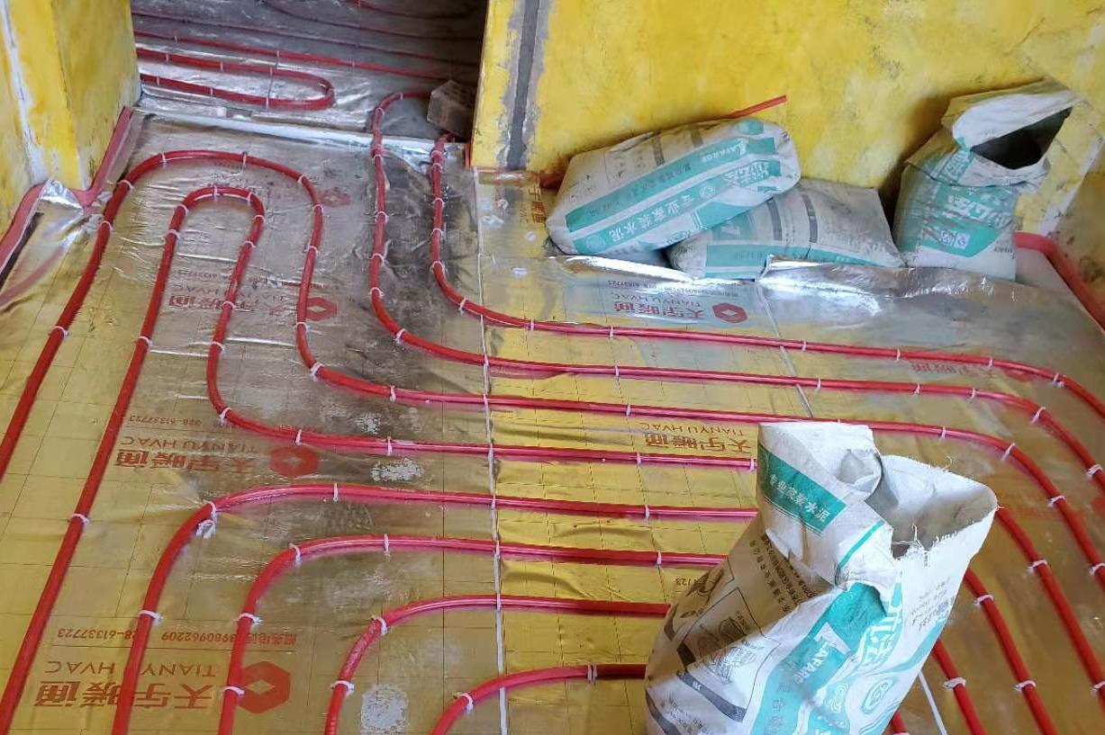 地暖回填找平开裂有影响吗,地暖找平层开裂起拱什么原因