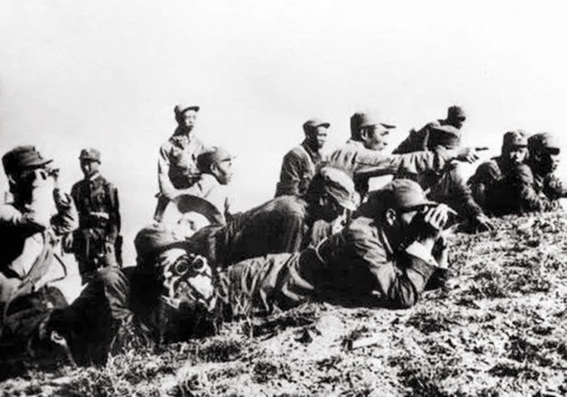 福州军区第一任司令员是谁,福州军区历任副司令员