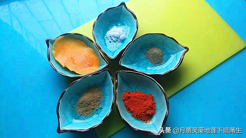 橄榄杏香煎羊扒做法,煎羊前腿排的家常做法