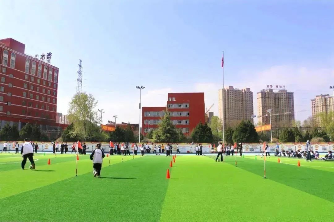 和平精英三选一哪个好看,和平三片和河西一片哪个更好