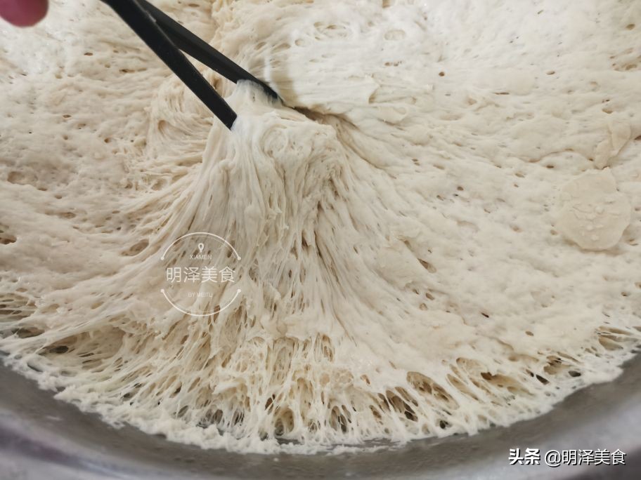 这种蔬菜很少生虫,用它做馅蒸包子,味道鲜香,我一次能吃四五个