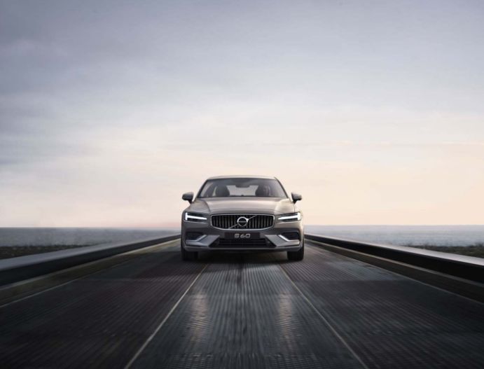 潮流“塑”递|百龄坛推出ADE真现场限量版