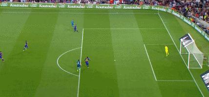 c罗难掩颓势梅西尽显球王风范,梅西难掩颓势c罗尽显球王风范