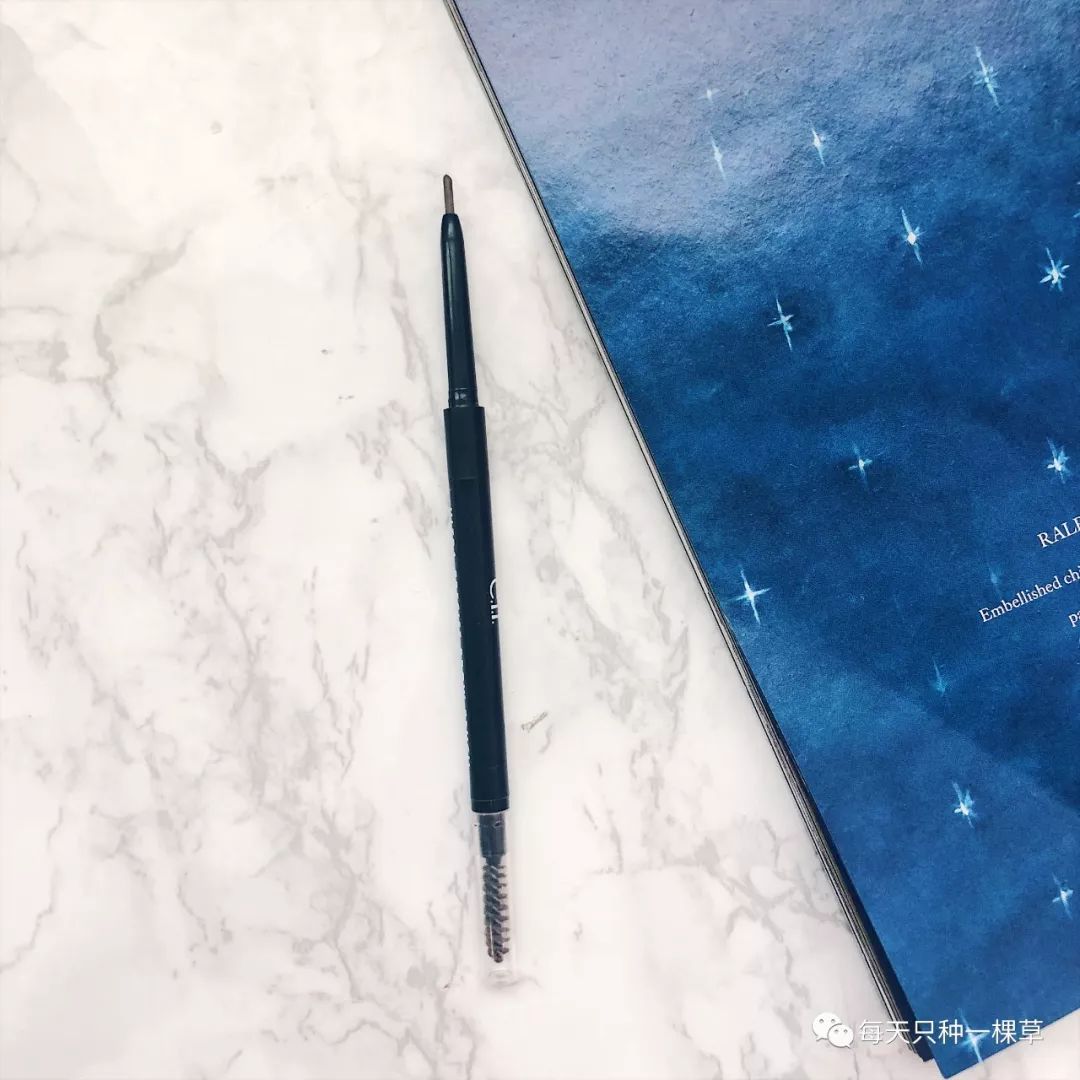 如何快速搞定一个简单的妆容,如何100块搞定全套化妆品